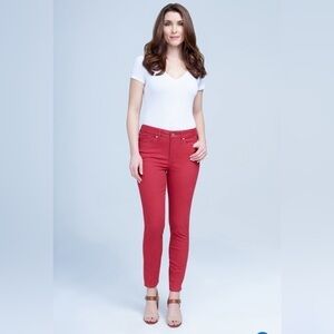 LIMITED EDITION TUMMYLESS SKINNY JEAN SIZE 6